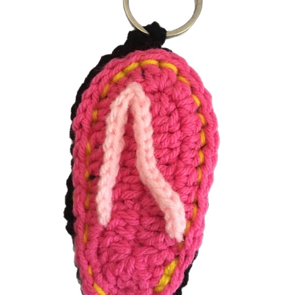 Crochet Sandal Keychains - Picture 4 of 6
